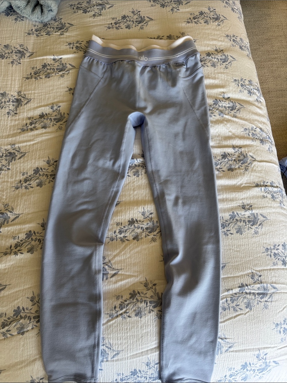 ALO Yoga - Airbrush High- Waist 7/8 Better together Legging